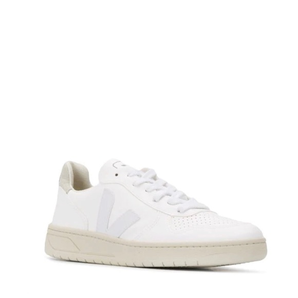 Veja Shoes - NEW Veja V-10 Sneakers in White Natural